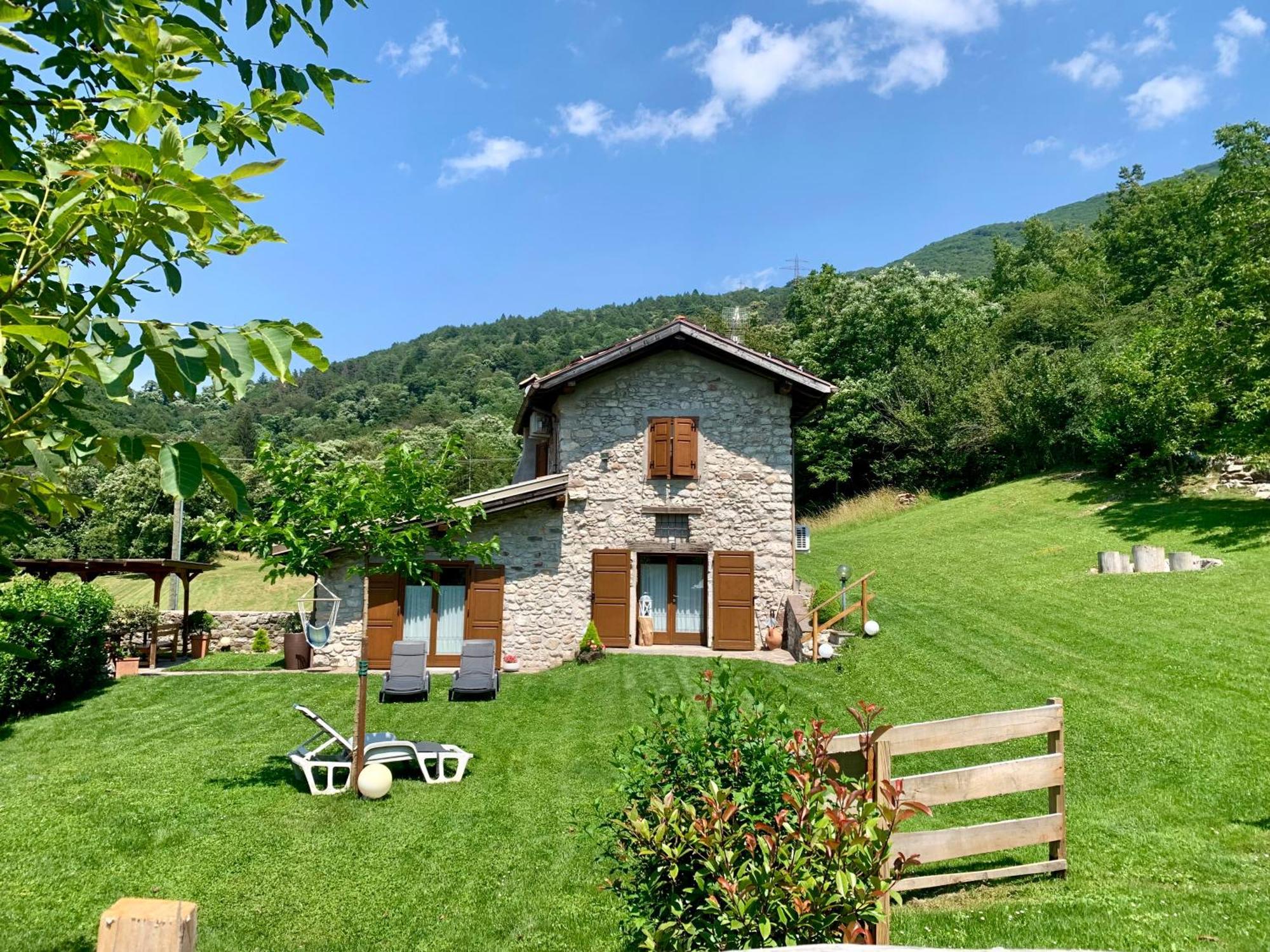 Casa Al Castagneto Villa Ceniga ภายนอก รูปภาพ